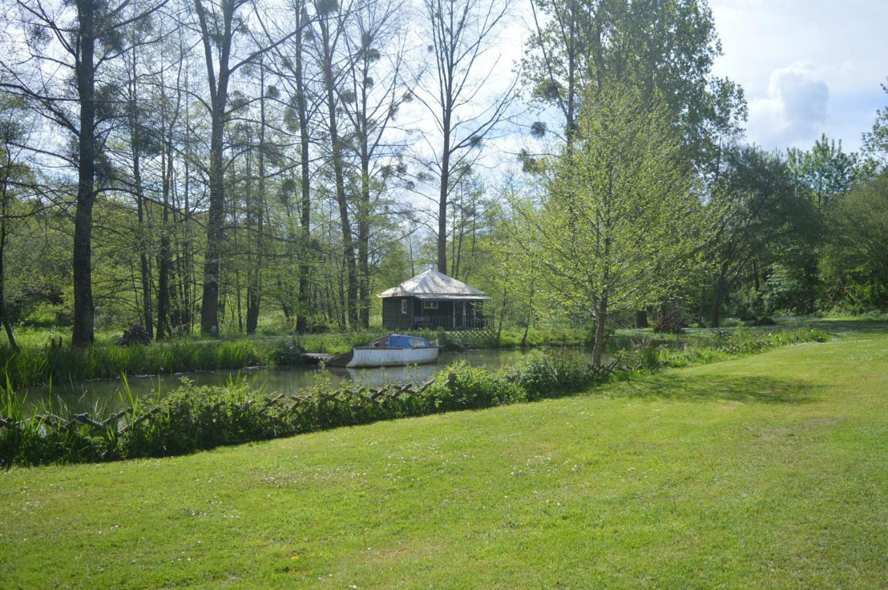 Le Mesnil-Amey Qui Vivra Verra Bed & Breakfast エクステリア 写真